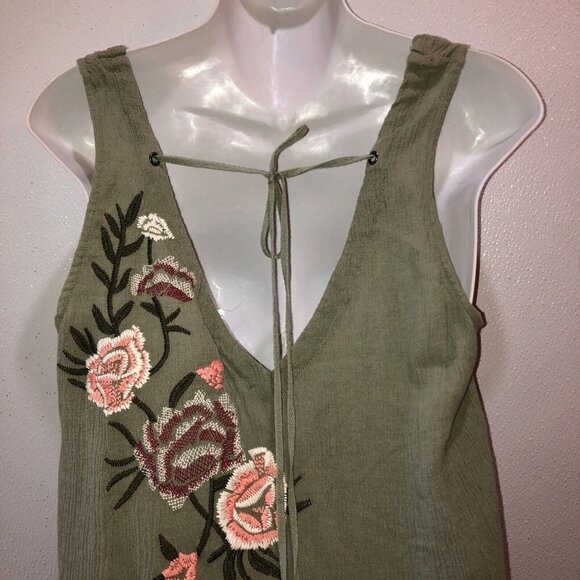 New Mind Set XCVI Medium Sage Green Floral Sleeveless Hi Low Tank Top Shirt - Picture 8 of 11